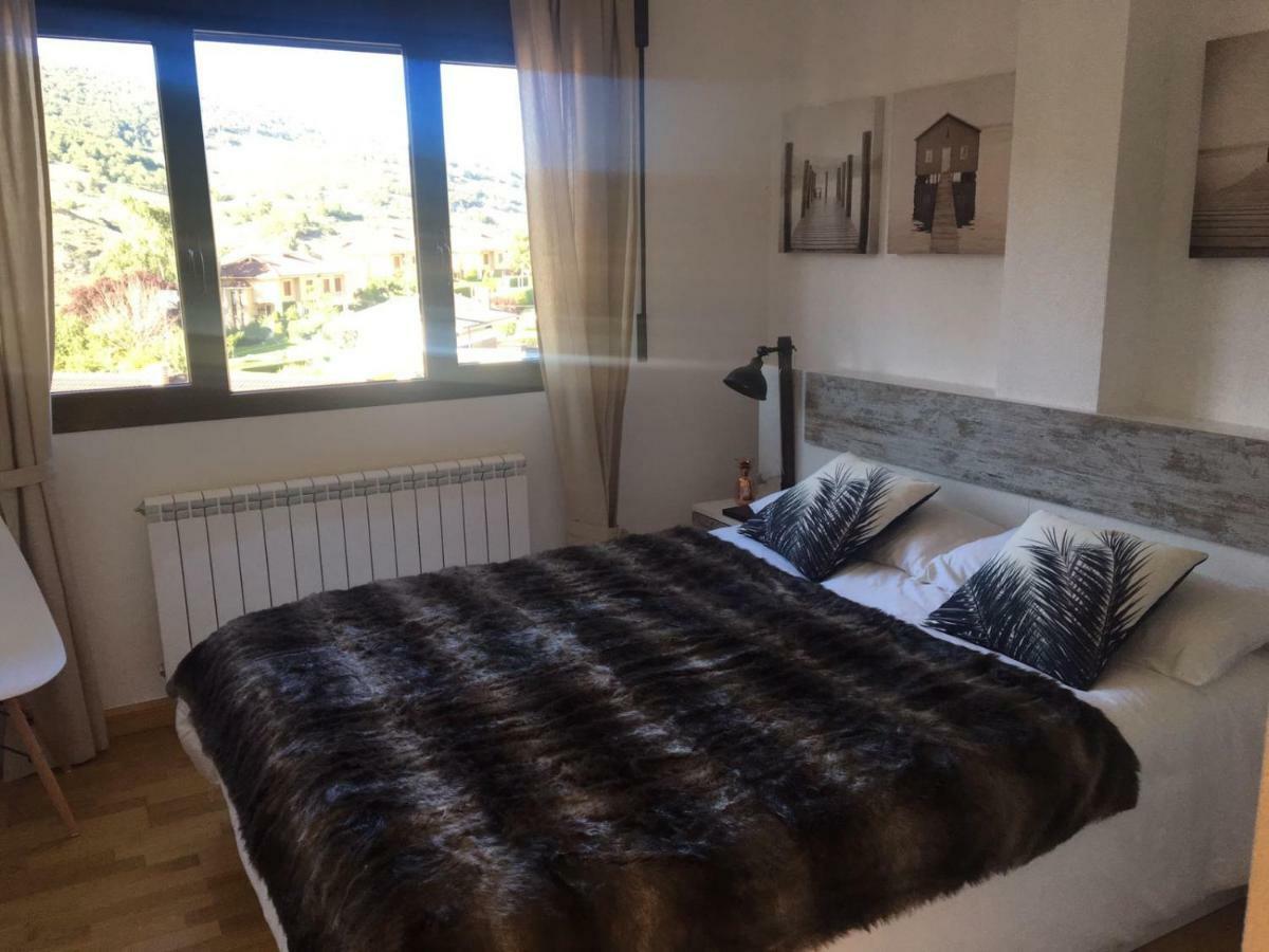 Apartamento Ezcaray Con Piscina Zorraquin Bagian luar foto