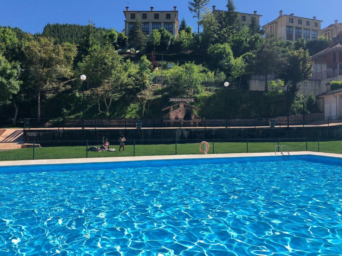 Apartamento Ezcaray Con Piscina Zorraquin Bagian luar foto